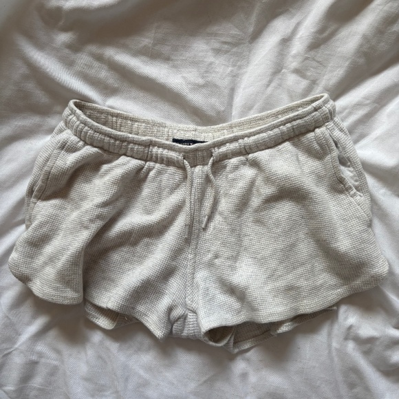 Brandy Melville Pants - Light gray Brandy Melville waffle shorts